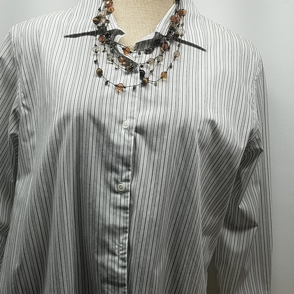 Woman's Worthington white stripe layering button - Picture 3 of 4